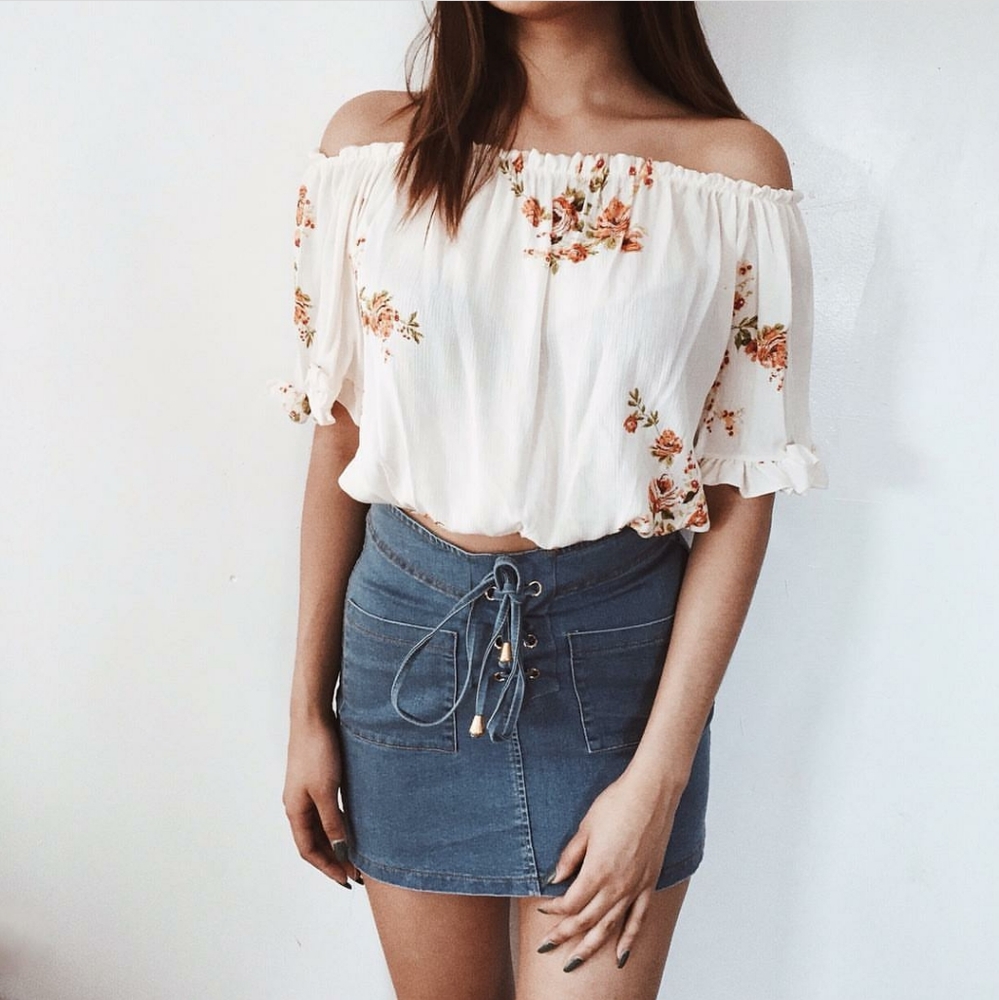 Olivia Boho off the shoulder Ruffle Hem Floral Top